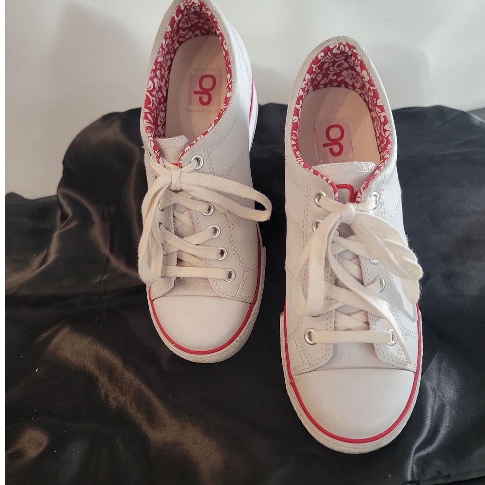 Ocean Pacific Starlett White Leather Platform Sneakers Red Floral 7.5
